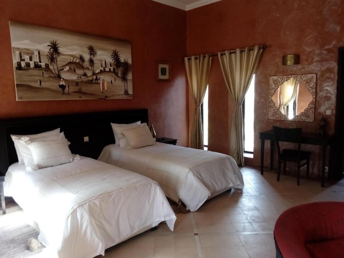 Le Petit Chateau Des Anges Ouled Bouzid Exteriör bild